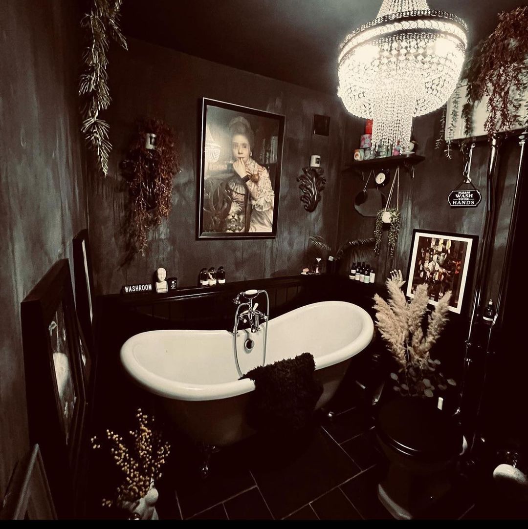 Gothic Bathroom Decor: A Guide to Creating Your Dark Sanctuary